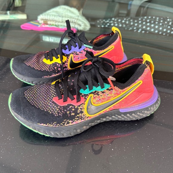 Nike Women's Epic React Flyknit 2 Athletic Shoes Size 9 Black Ember Glow - Picture 3 of 11